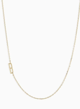 不锈钢26个字母大写首字母项链女简约通勤二十六字母锁骨链