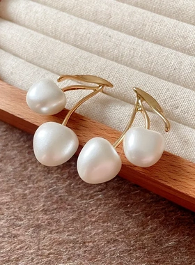 车厘子圆球珍珠项链简约法式气质串珠锁骨链个性轻奢时尚项饰