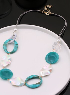 绿色夸张个性装饰项链女配饰独特设计感夏季大气毛衣项链2025新款