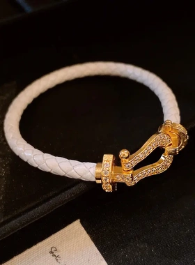 红色锆石圆形马蹄扣编织手镯小众设计感手环精致高级感手饰女