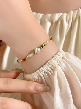 周也同款珍珠手链女轻奢小众精致2024新款彩色叠戴手串饰品高级感