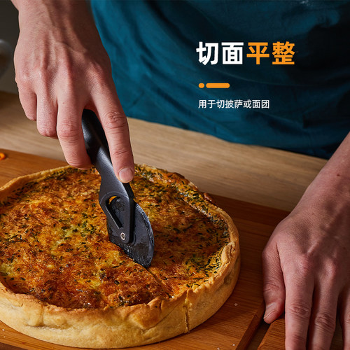 FISKARS进口披萨滚轮刀pizza专用刀家用切面刀烘焙工具切割切片刀 - 图2