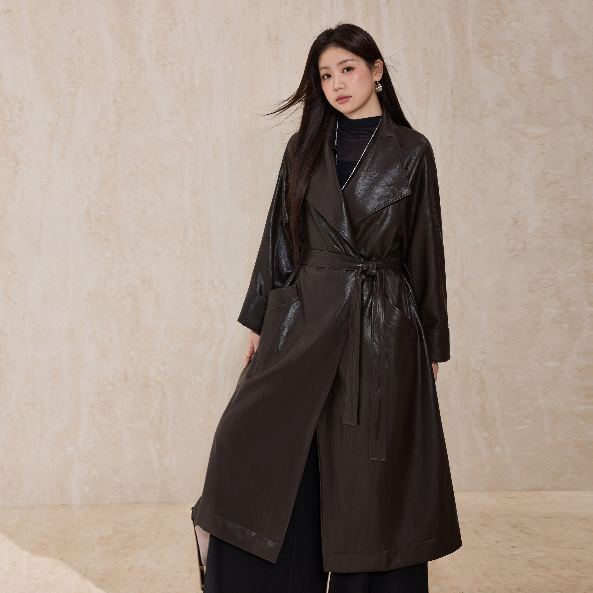 蓝语大码PU皮衣2026新款今年流行爆款廓形翻领收腰长款风衣外套女,淘宝优惠券,粉丝福利购,淘宝优惠卷