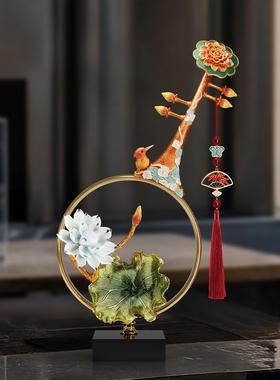 新中式摆件高级感小众创意珐瑯彩莲花琵琶客厅工艺礼品摆饰桌面软