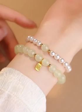 浅玉色珍珠手链女2024年新款轻奢小众精致手绳串珠闺蜜手串手饰品