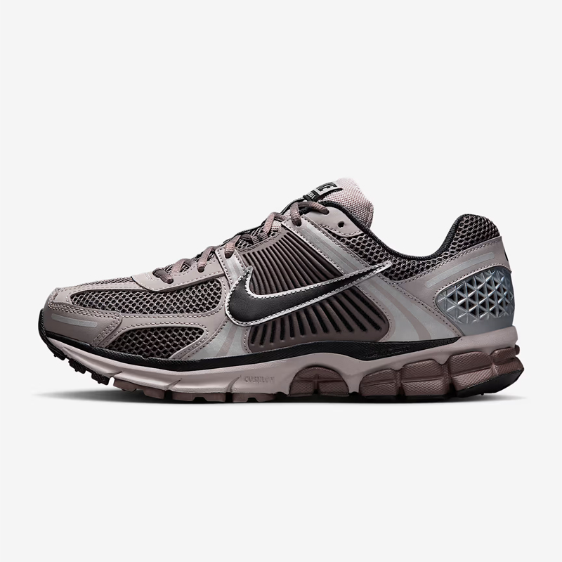 【自营】NIKE耐克男子NIKE ZOOM VOMERO 5运动休闲鞋FB9149-005 - 图3