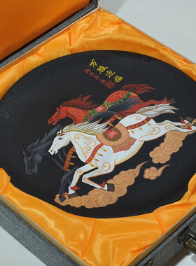 龙山黑陶手绘生肖马看盘摆件