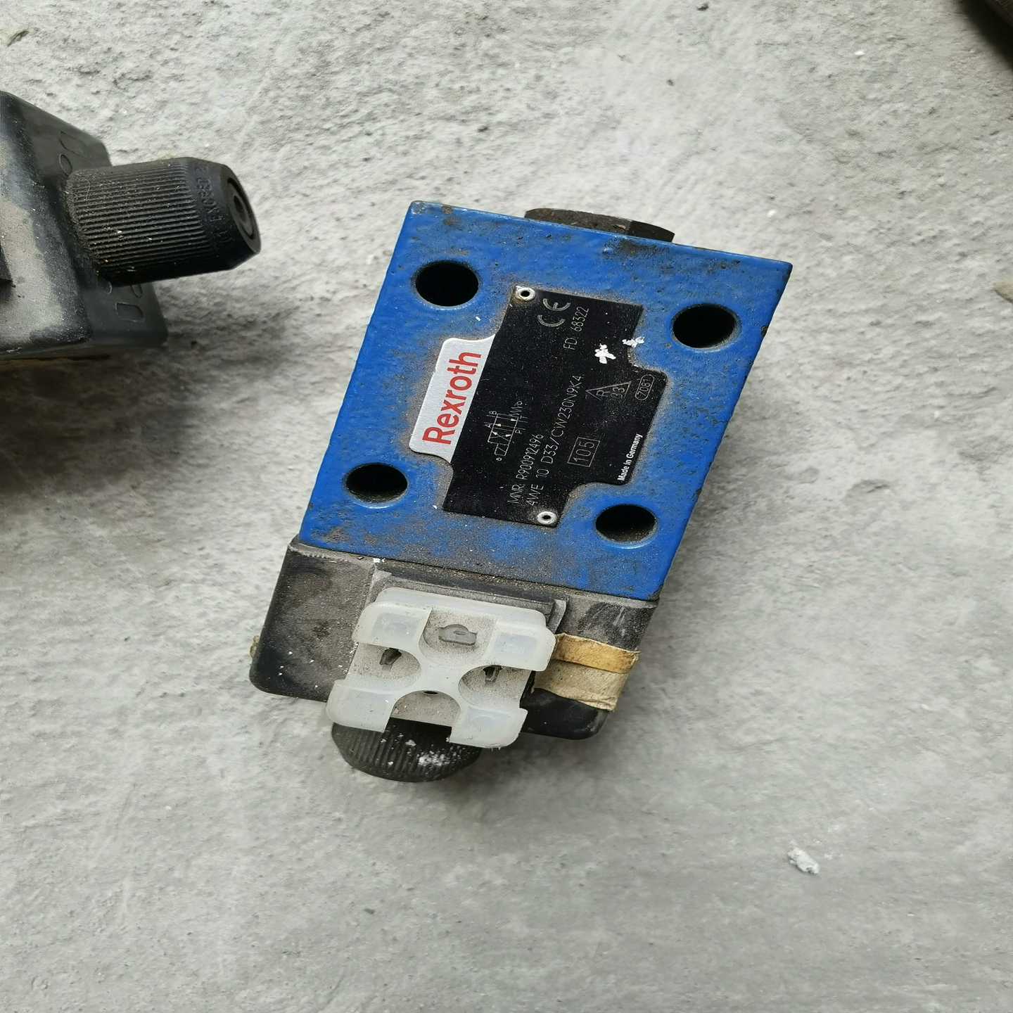 Rexr0th力士乐电磁阀型号4WE 10 D33/Cw2~询价 - 图0