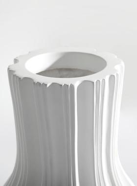 简约现代家居装饰树脂花瓶客厅卧室床头柜桌面插干花花器摆件