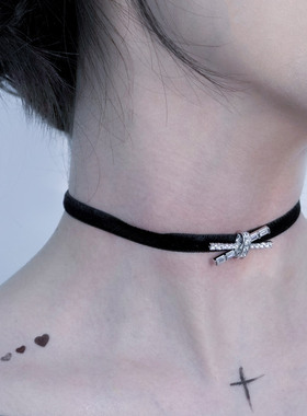 JOOMiLiM茱蜜商场同款白色小蝴蝶结丝绒带项链女百搭精致锁骨时尚