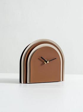 创意皮革层叠时钟摆件客厅酒柜电视柜装饰品样板间卧室床头柜座钟