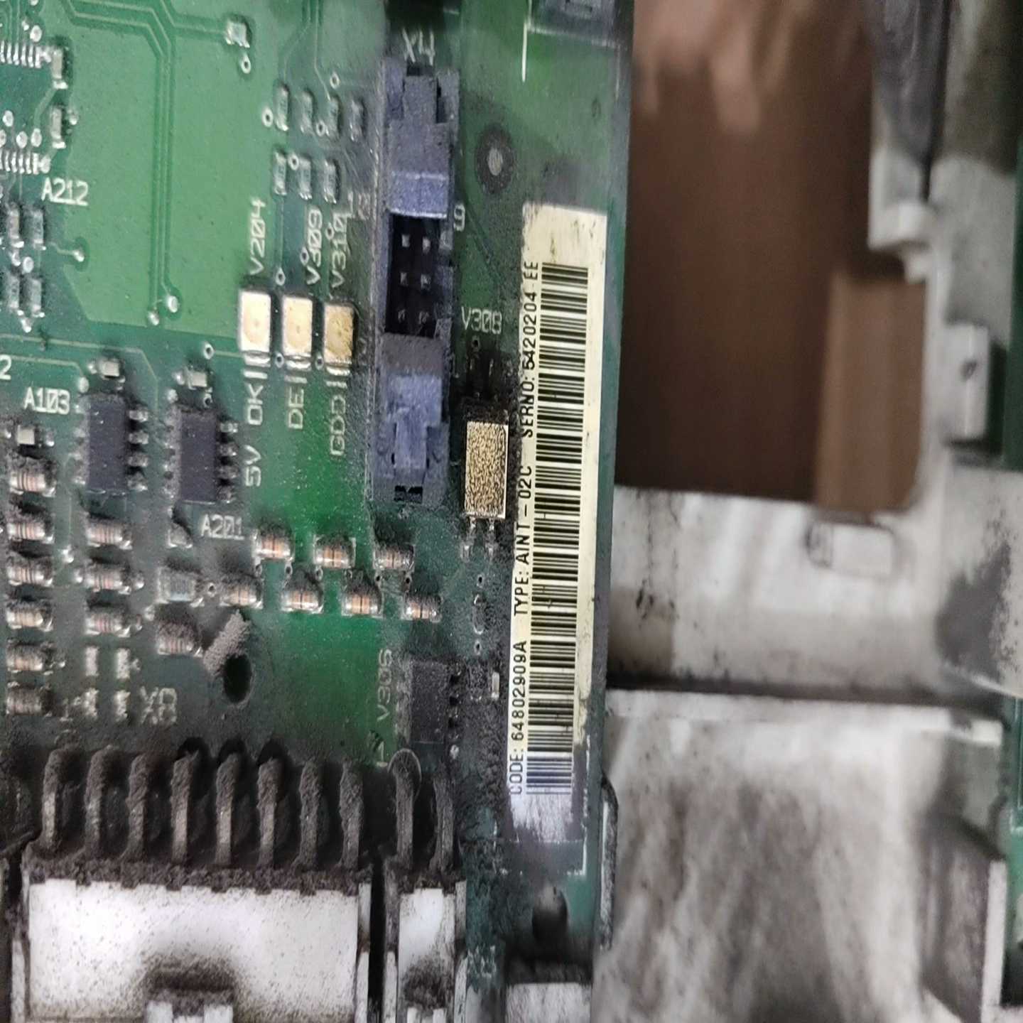 议价AINT-02CAPOW-01CABB800变频器R8 - 图1