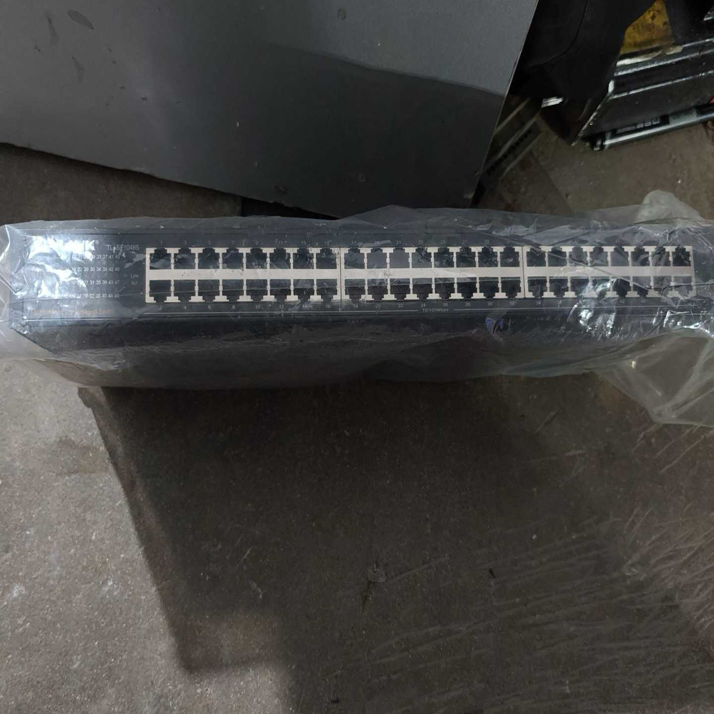 TP-LINK全新tl-sf1048s交换机,运费到付--议价商品 - 图0