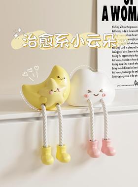 可爱吊脚娃娃摆件书桌洞洞板置物架女孩儿童房间改造小物件装饰品