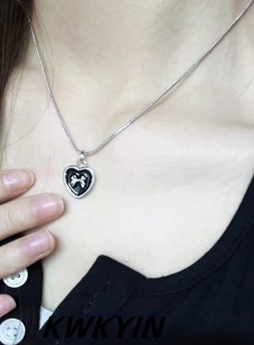KWKYIN孟子义同款项链黑色珐琅爱心蝴蝶结吊坠项链通勤小众锁骨链