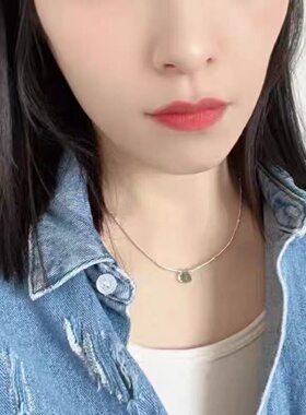 绿色水晶吊坠项链银色细链时尚高级感气质精致轻奢极简百搭饰品