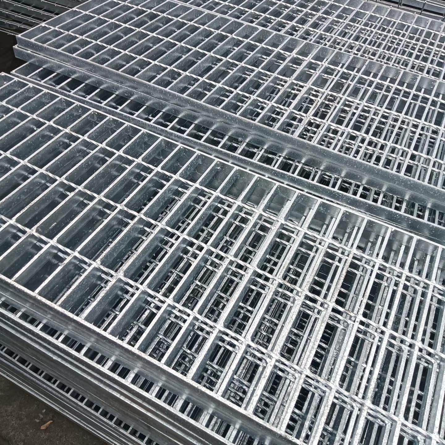 建筑专用镀锌钢格板屋顶平台耐候性强防腐防锈使用寿命长,淘宝优惠券,粉丝福利购,淘宝优惠卷