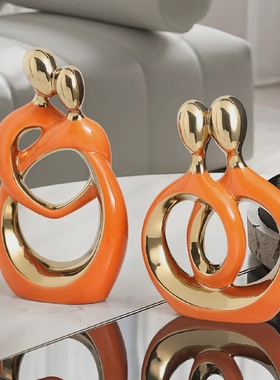 情侣拥抱一对陶瓷摆件家居客厅卧室电视柜婚庆婚礼婚房装饰品