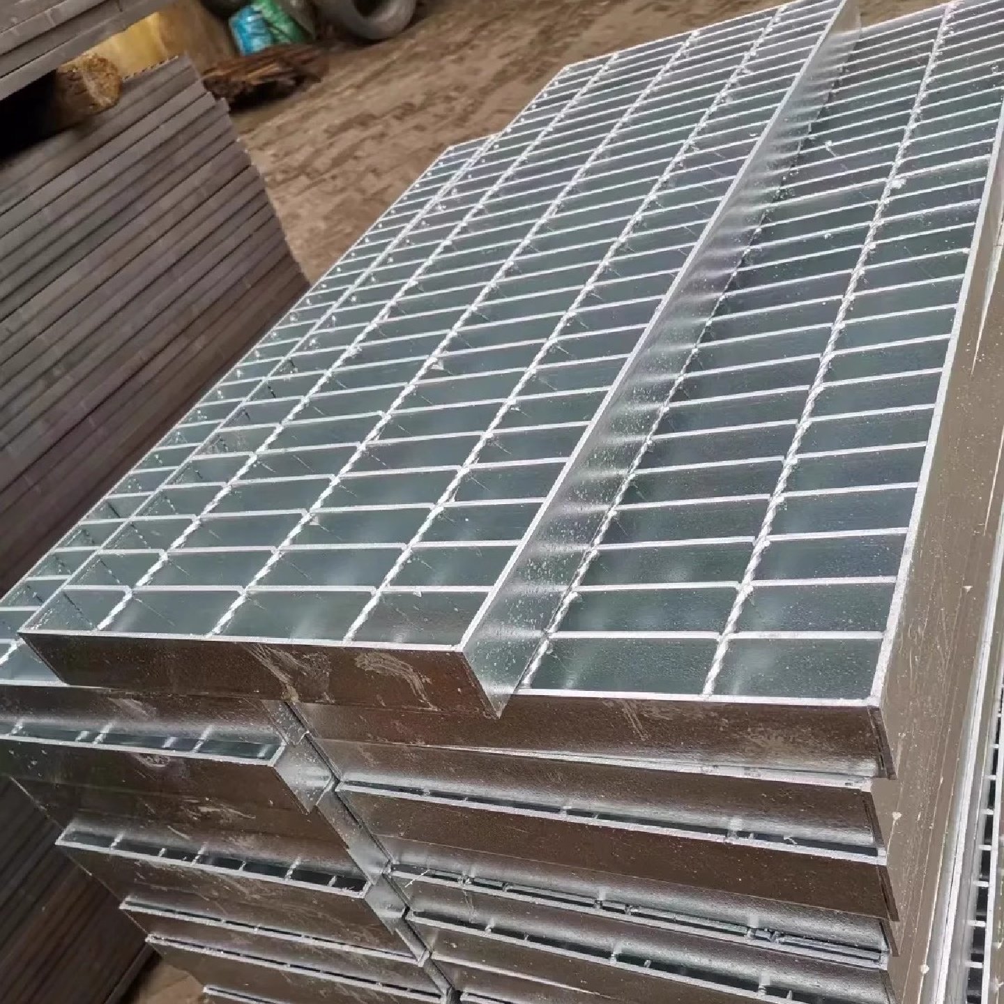 建筑专用镀锌钢格板屋顶平台耐候性强防腐防锈使用寿命长,淘宝优惠券,粉丝福利购,淘宝优惠卷