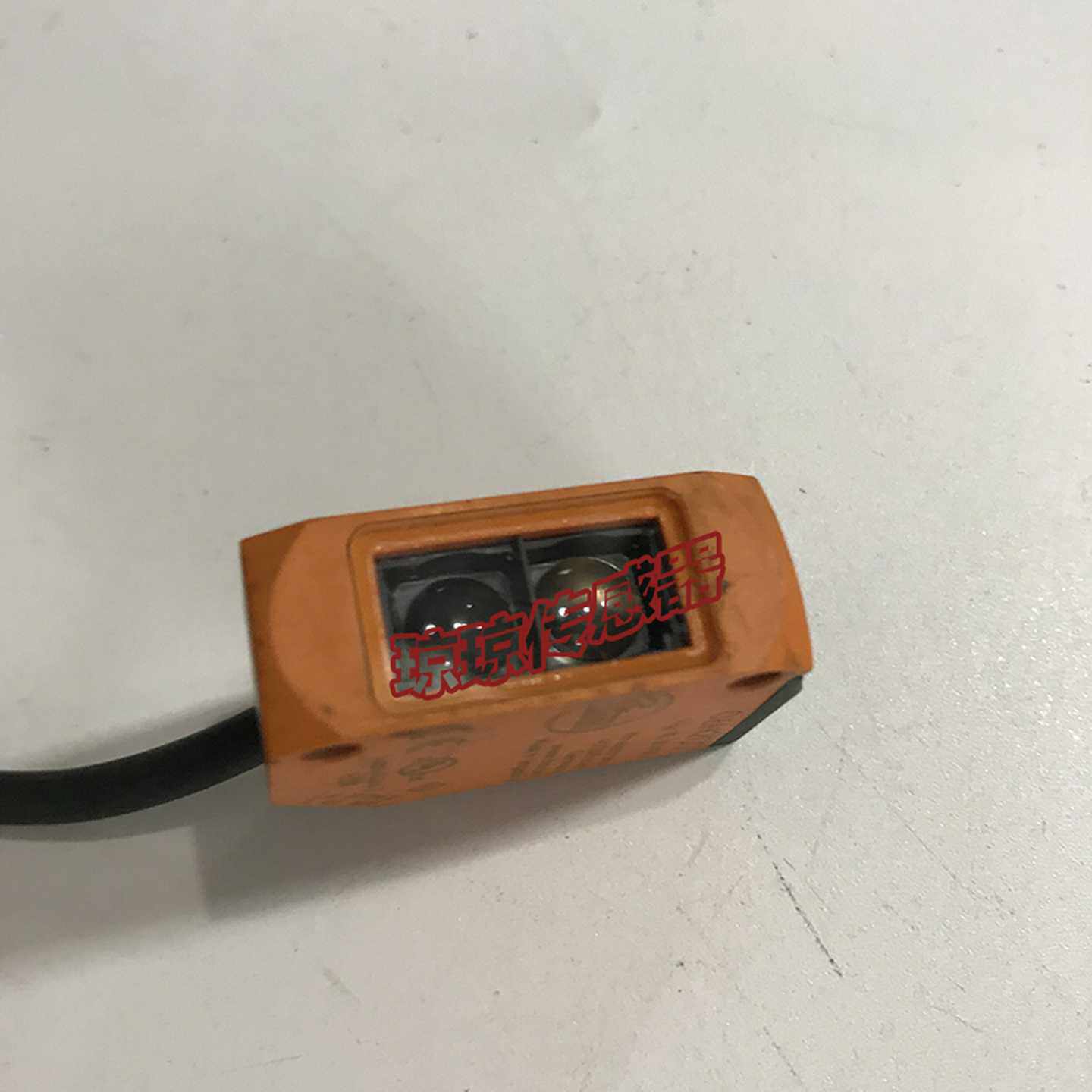 IFM易福门O6H200带背景消除的漫反射光电开关现货O6H204O6H301 - 图0