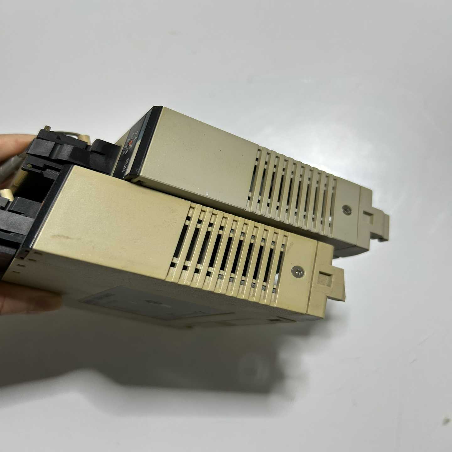 出闲置的OmronC200H-DA002模块,原装正品拆机--议价商品 - 图2