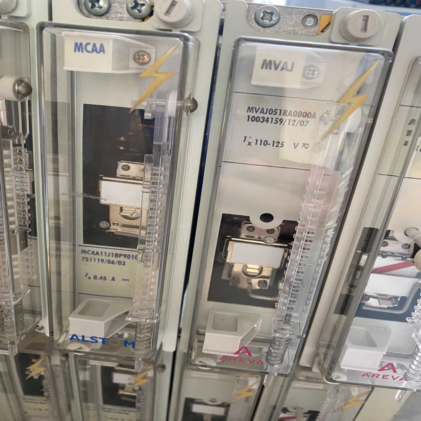 ALSTOM阿尔斯通跳闸回路监视继电器MCAA11J1B--议价商品 - 图0