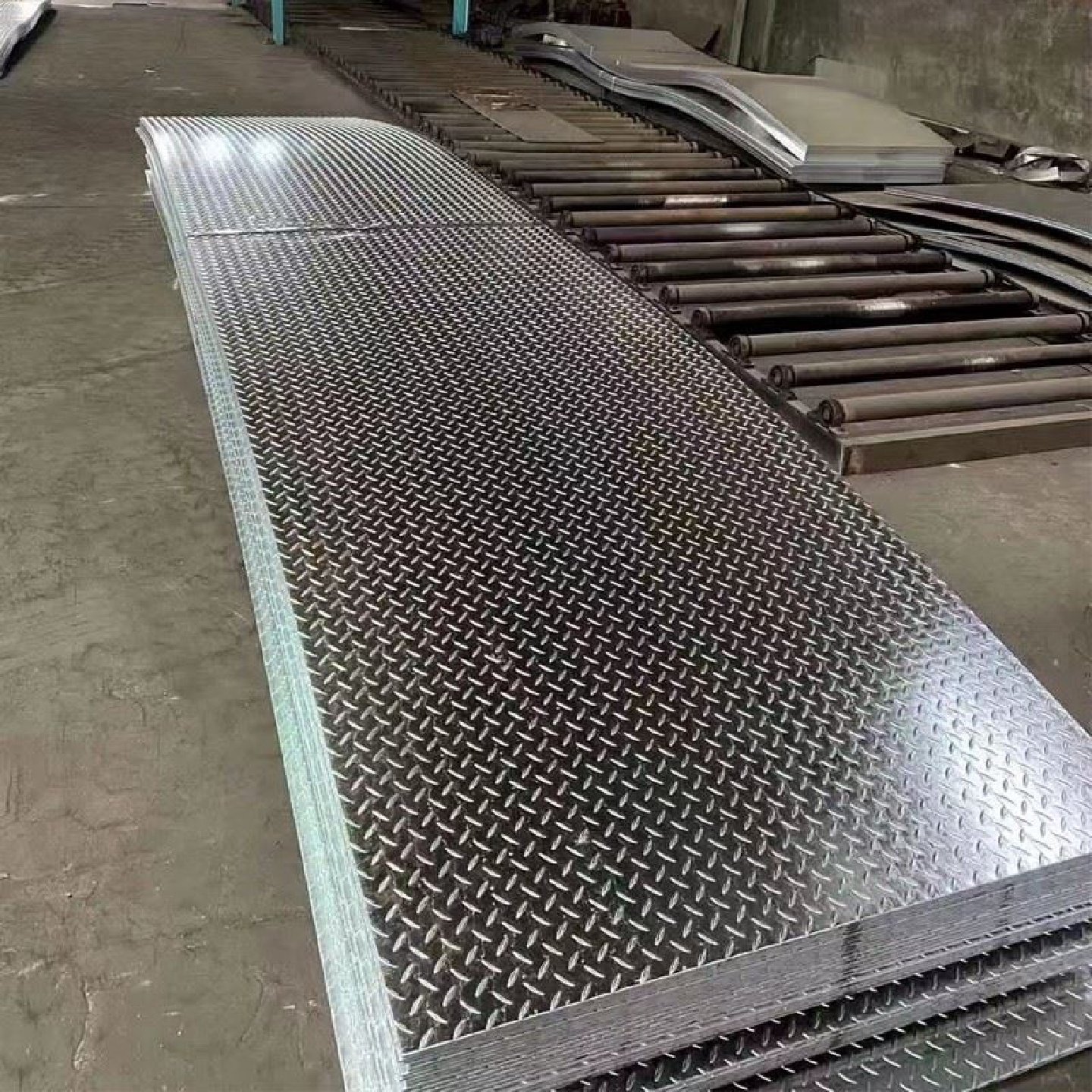 水波纹不锈钢板会所背景墙装饰金属波浪板KTV天花吊顶工程压花板,淘宝优惠券,粉丝福利购,淘宝优惠卷