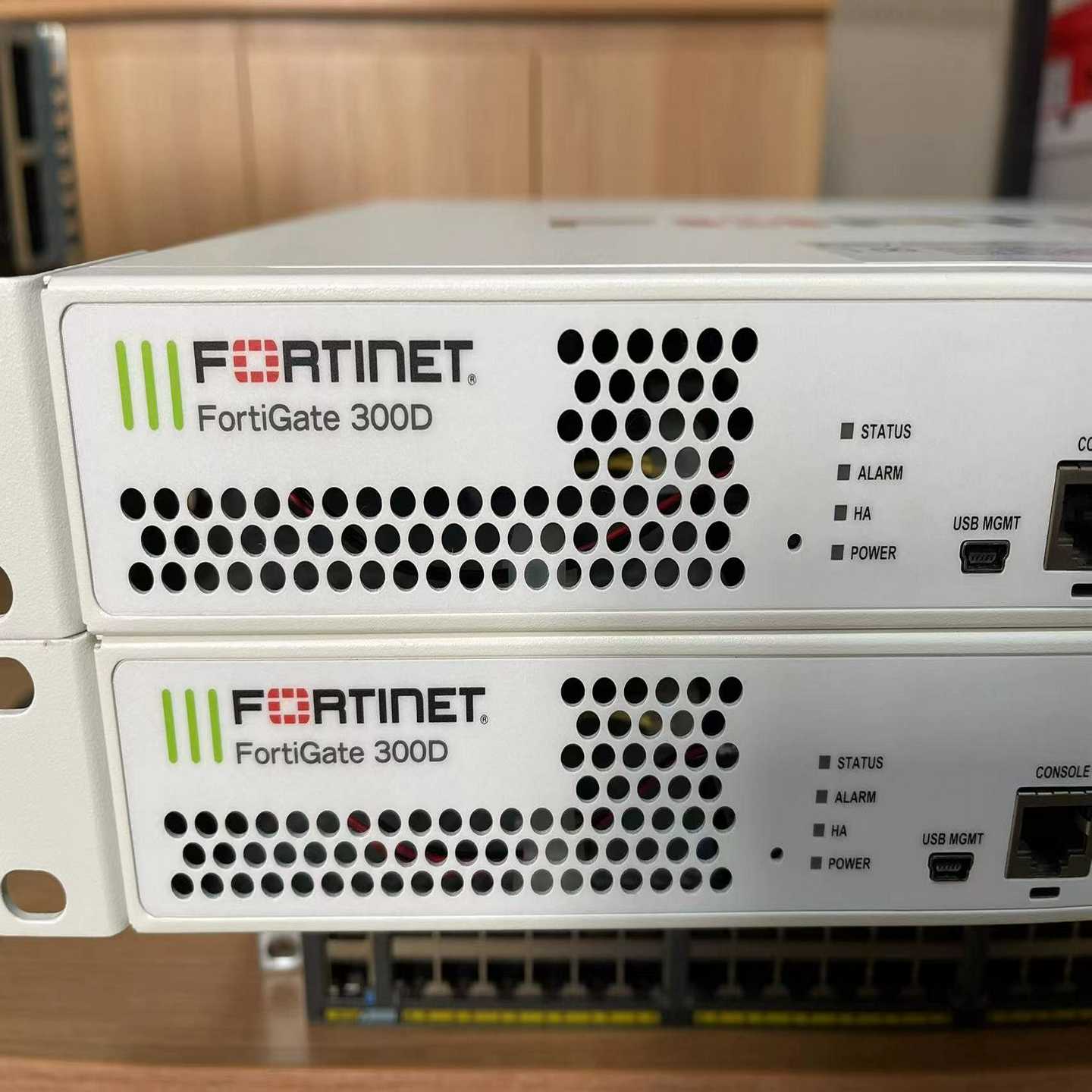询价~飞塔Fortinet FG-300D   4口千兆 4口千兆 - 图0