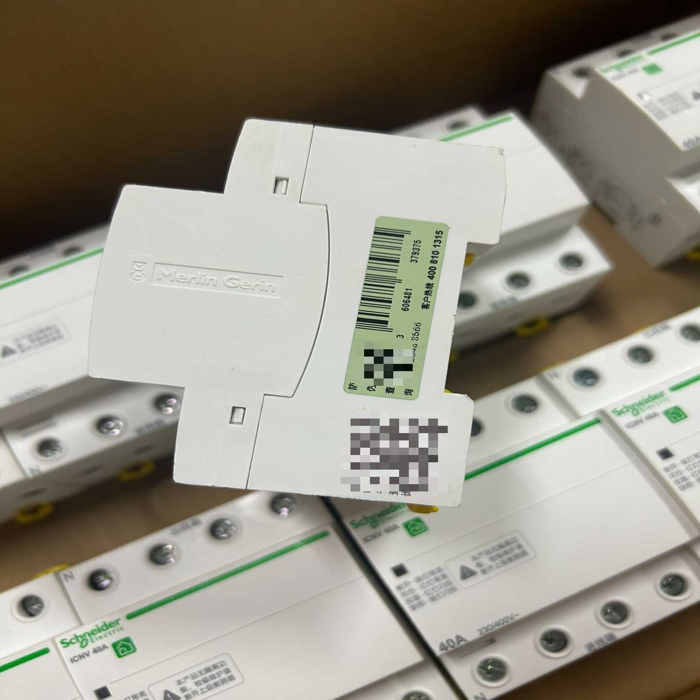 施耐德自ICNV自恢复过欠压4P40A--议价商品 - 图0