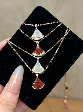 屿瑶小裙子项链女镀18k金轻奢高级感本命年红玛瑙扇形吊坠锁骨链