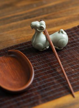 问 朴原创越窑青2023910\羊茶宠桌面摆件搁纯手工笔架笔茶针茶拨