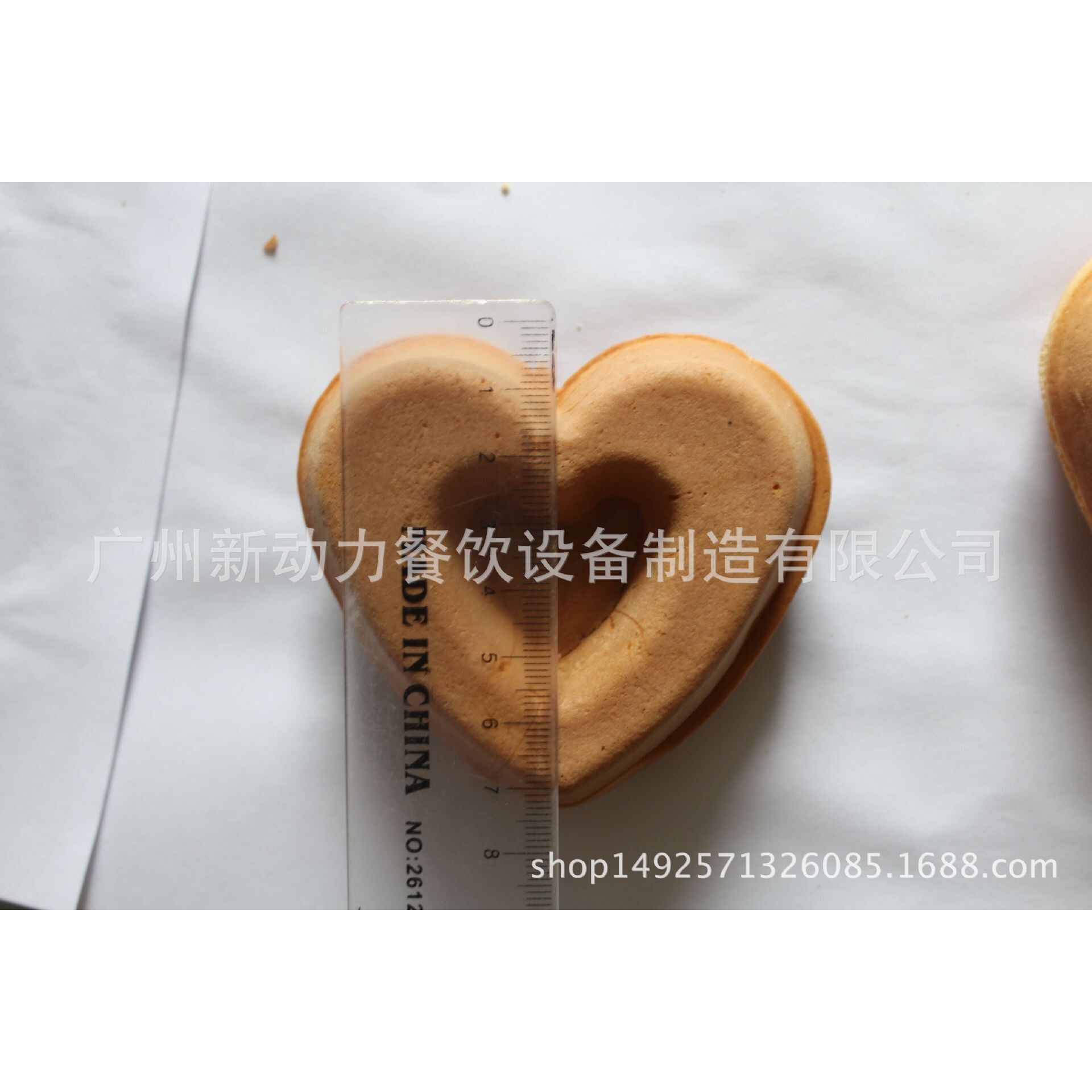 Heart-shaped donuts, love waffle machines, commercial electric scone machines, double-sided heating baking snack equipment