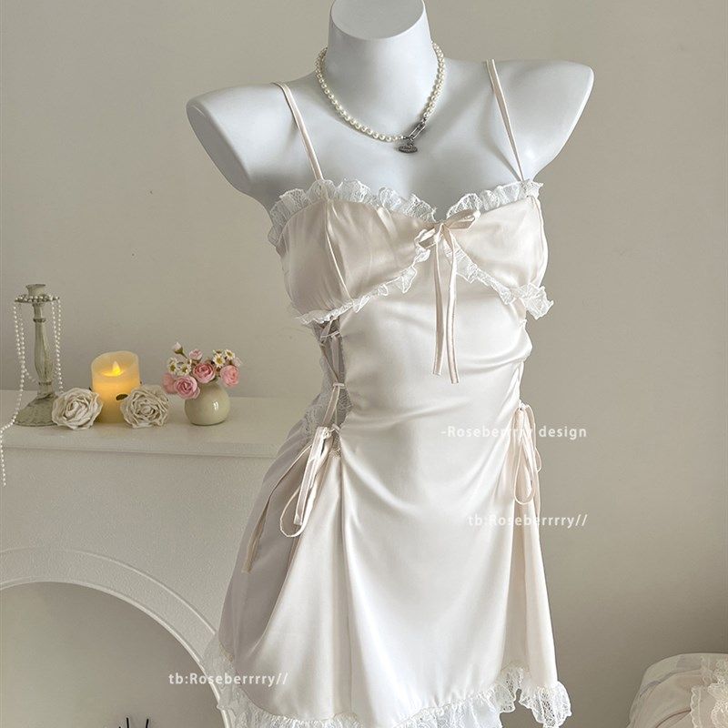 Roseberrrry奶芙梨涡 法式带胸垫甜美睡裙纯欲宫廷风露背蕾丝睡裙,淘宝优惠券,粉丝福利购,淘宝优惠卷