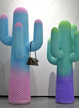 网红仙人掌雕塑家居轻奢潮玩客厅衣架商场服装店铺美陈装饰大摆件