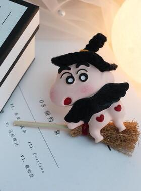 女巫蜡笔小新车载香薰空调出风口夹扩香石膏可爱卡通汽车装饰摆件