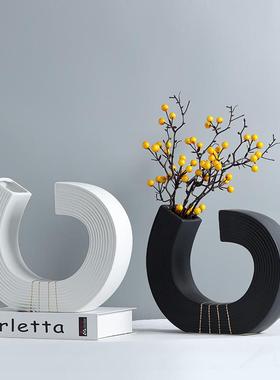 现代简约北欧轻奢几何勾形音符陶瓷花瓶插摆件家居样板间软装饰品
