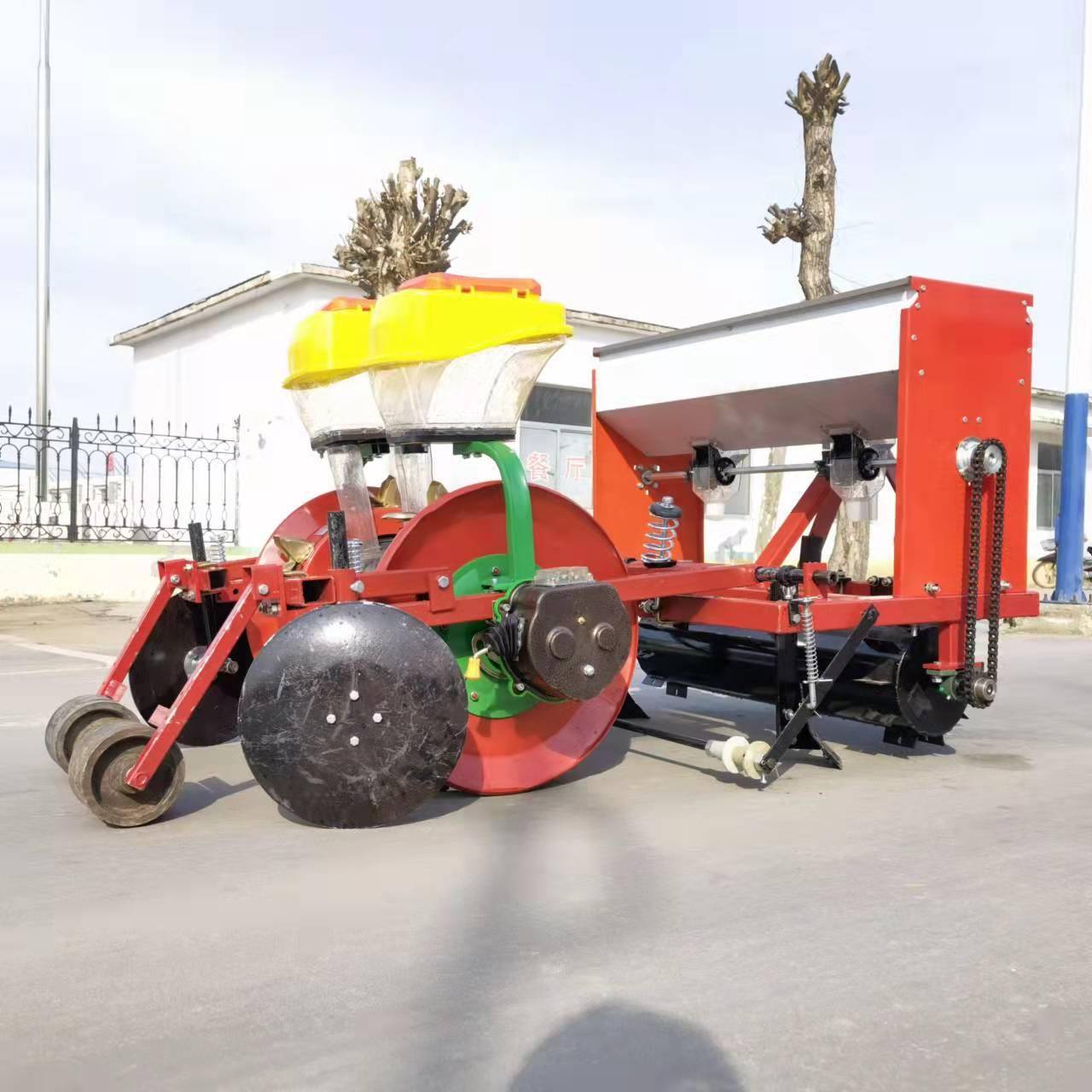 花生铺膜点播机高粱秋葵铺膜播种机玉米谷物覆膜播种机免扣膜 - 图1