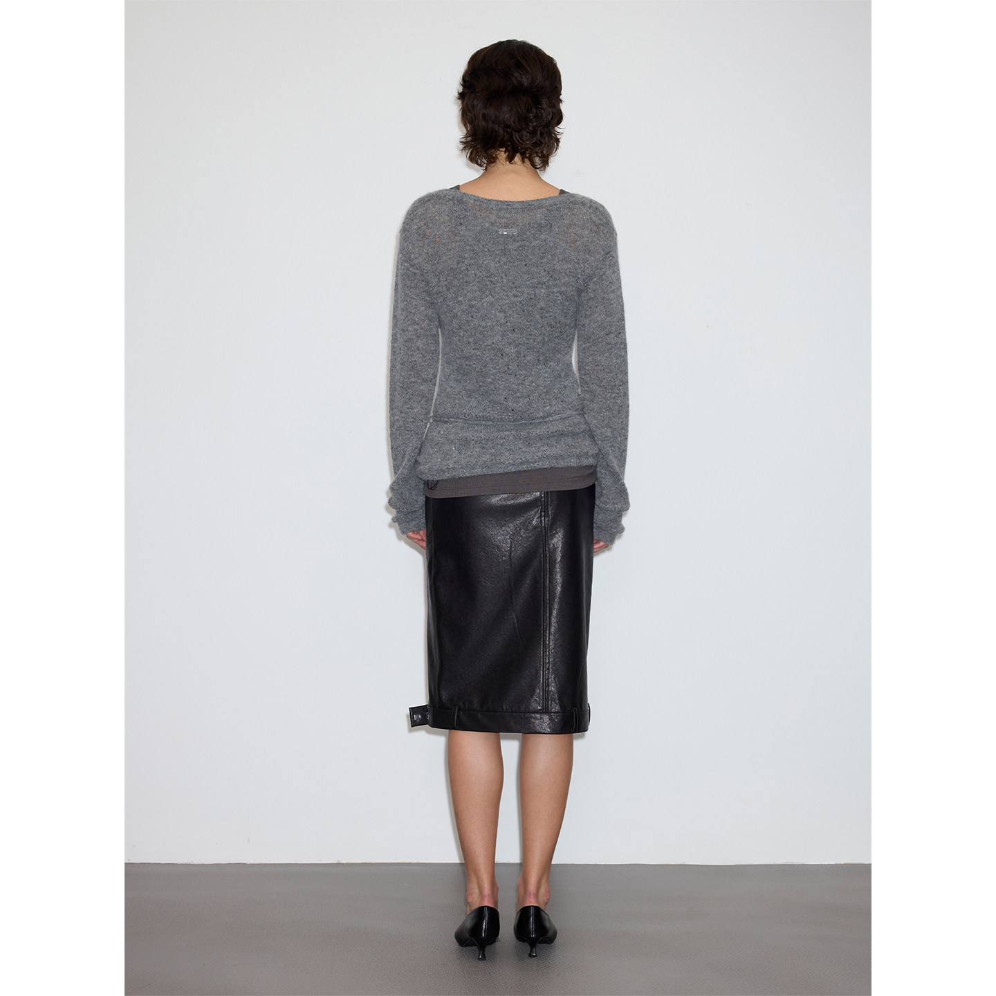 UN MUTE25FW 秘鲁进口羊驼毛混纺细腰带设计V领挑洞针织开衫 - 图2