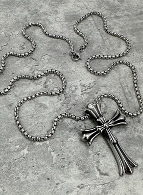 潮牌项链复古暗黑双层十字架钛钢不掉色吊坠轻奢男女毛衣链高级感