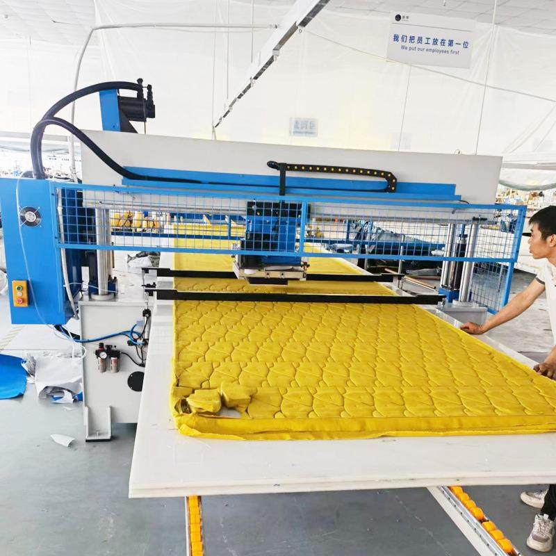 全自动裁断机皮鞋箱包下料机服装无纺布模切机全自动裁切下料机,淘宝优惠券,粉丝福利购,淘宝优惠卷