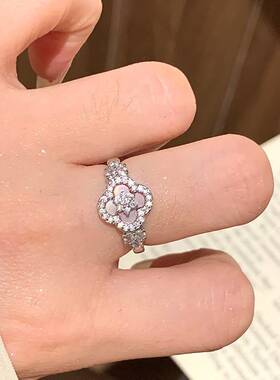 甜美梦幻仿粉贝母花瓣戒指女小众设计开口尾戒指女轻奢高级感指环