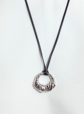 DINN DINN DESIGN简系列绷带缠绕吊坠皮绳长项链女百搭轻奢设计