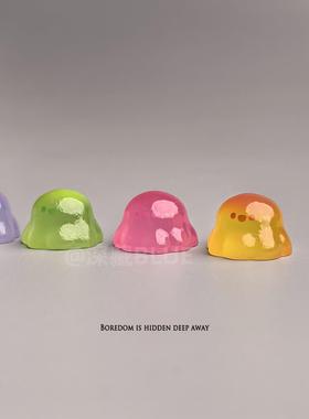 无聊了，摆一堆迷你果冻幽灵治愈电脑桌面工位发疯稳定情绪小摆件