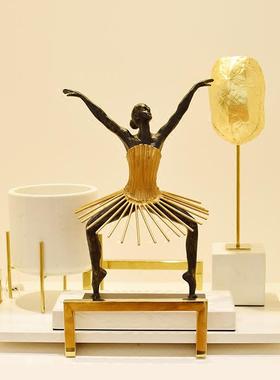 北欧样板间抽象舞者人物创意摆件现代客厅电视柜桌面金属装饰摆设