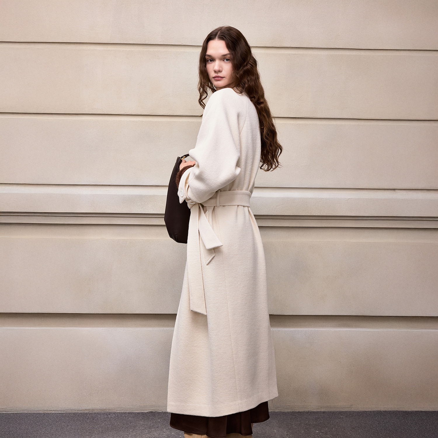 BCBG冬新款简约休闲优雅褶饰立领插肩袖系带长款女风衣外套,淘宝优惠券,粉丝福利购,淘宝优惠卷