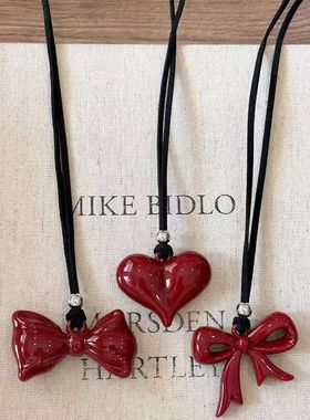 安可拉红蝴蝶结爱心项链女长款高级黑绳皮绳配饰小众红色设计毛衣