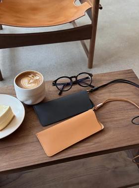 穿搭神器！ins博主同款法式眼镜包项链女挂绳墨镜盒皮质挂脖眼镜