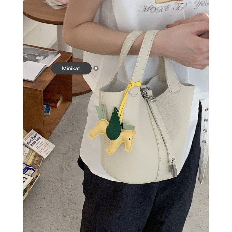 水桶包包女斜挎小包大容量2025夏季新款小清R新通勤超火单肩包,淘宝优惠券,粉丝福利购,淘宝优惠卷