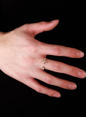 轻奢十字架爱心戒指男女百搭小众设计感简约时尚指环开口可调节