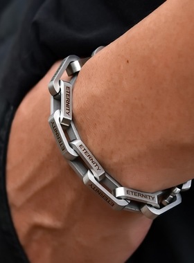 磨砂刻字粗方扣项链  钛钢拉丝竹节链男士街头风潮牌时尚礼品配饰